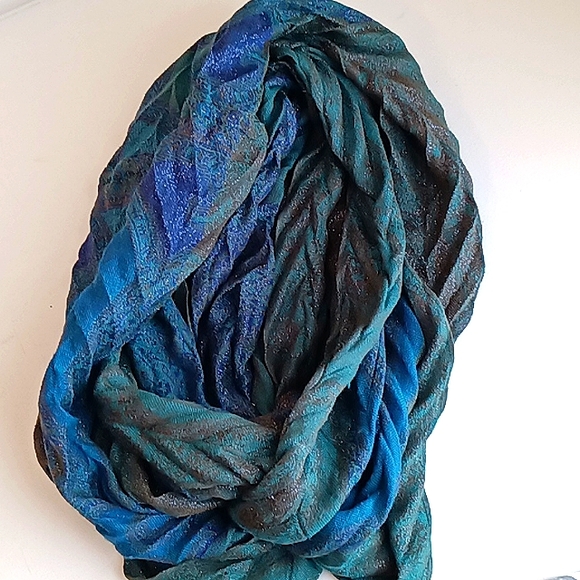 Unity Scarf - Picture 5 of 5